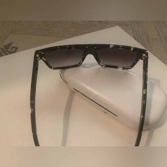 Marc Jacob’s sunglasses - Picture 6 of 9